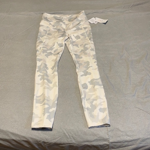 Woman’s brand new Just Fab Medium leggings - Picture 3 of 8